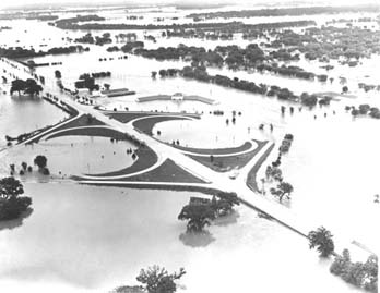 An image of flood in 1951 in Kansas City, MO